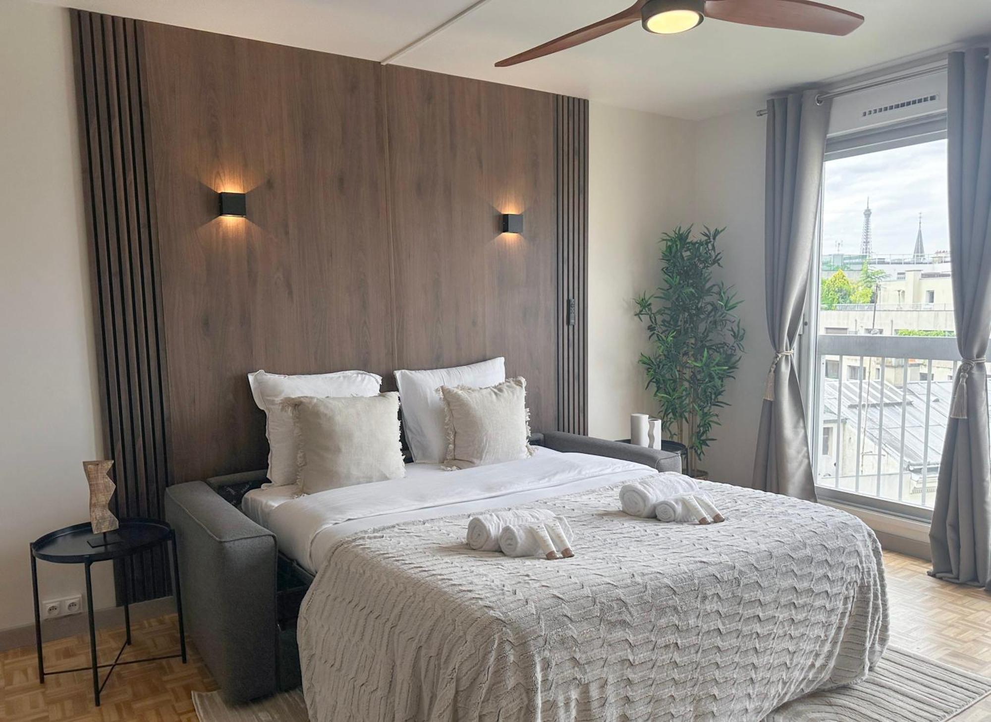 Brand-New Studio With Eiffel Tower View Paris Eksteriør bilde